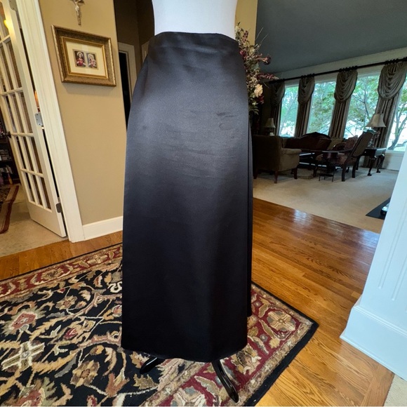 Xscape Women’s Floral Long Satin Skirt Black Size 10 - Picture 14 of 17